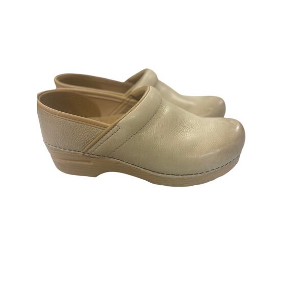 Dansko Professional Clogs Beige sand Leather SZ39 (8.5-9 US) Comfort Work Nurse - Picture 4 of 8